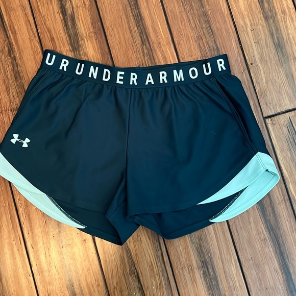 Under Armour Shorts - Picture 1 of 3